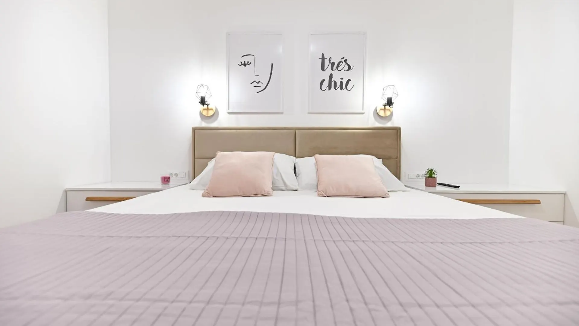 Lo-Lo Apartment 자다르