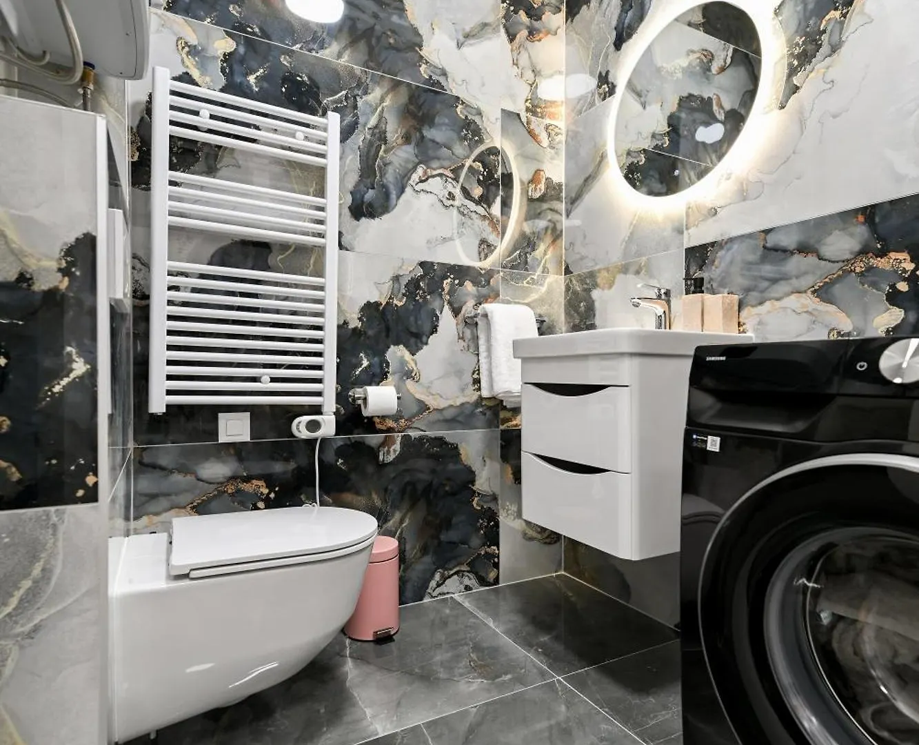 Lo-Lo Apartment 자다르 0*,